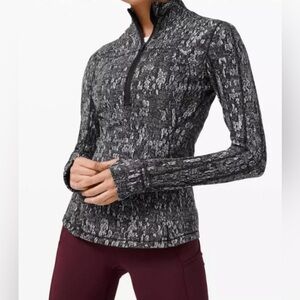 Lululemon Run Briskly 1/2 Zip
Eventide Jacquard Black Alpine White